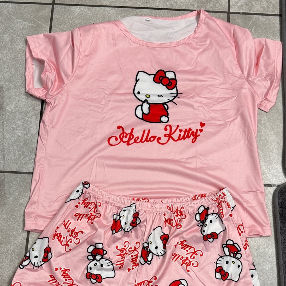 Hello Kitty Pink and Red Graphic PJ Setπ₯π₯ Brand New!! - Picture 3 of 4